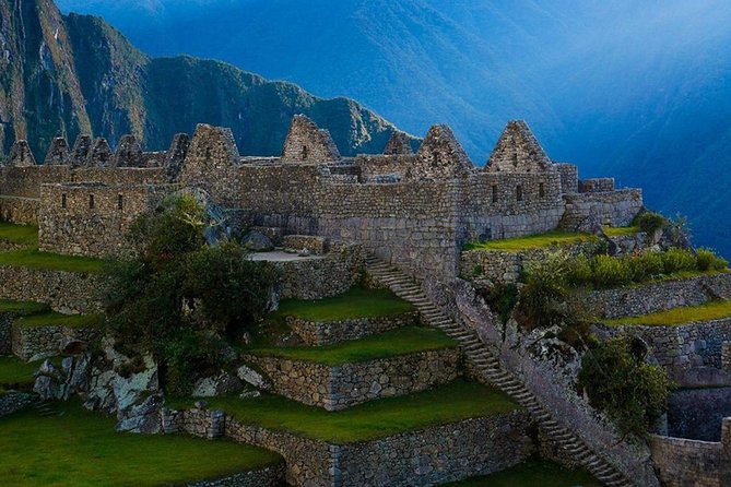 Machu Picchu Tour By Train (2 Days) - Huayna Picchu or Machu Picchu Mountain: plan your stamina and your permits
