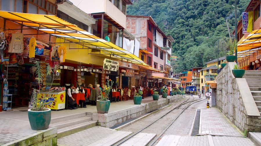 Machupicchu tour by tourist train in 2 days - How much it costs and what that buys you