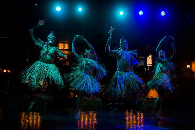Magic Water Show and dinner at most popular restaurant in Barranco (Dance Show) - Cold Weather Tip, and How to Handle a Chilly Lima Night