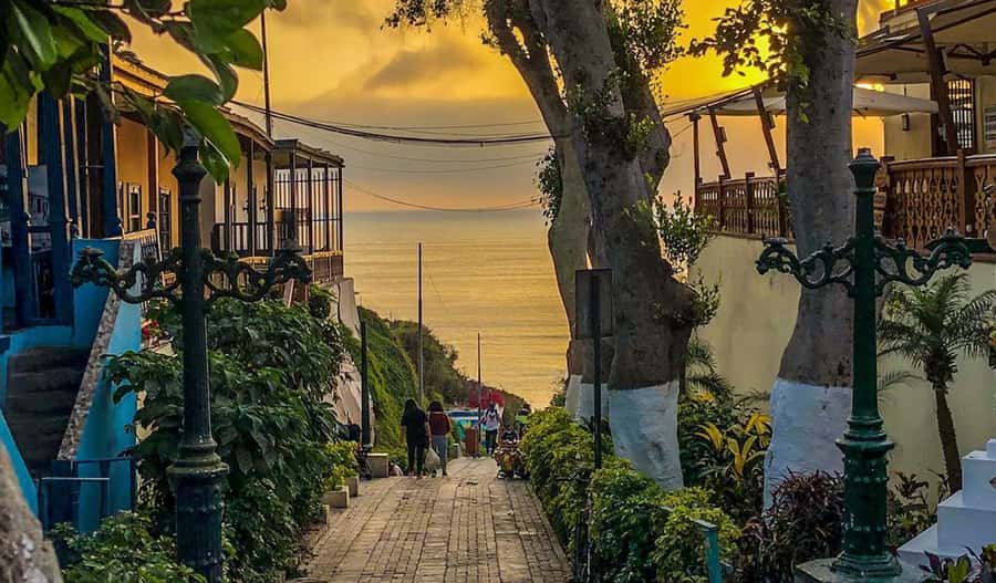 Miraflores & Barranco: Lima’s Modern and Bohemian Tour - Love Park and El Beso: Public Art That You Can Actually Enjoy
