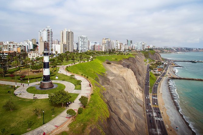 Miraflores, Barranco & San Isidro - Districts Tour (Small Group) - Huaca Pucllana from the outside: what it means and what you miss