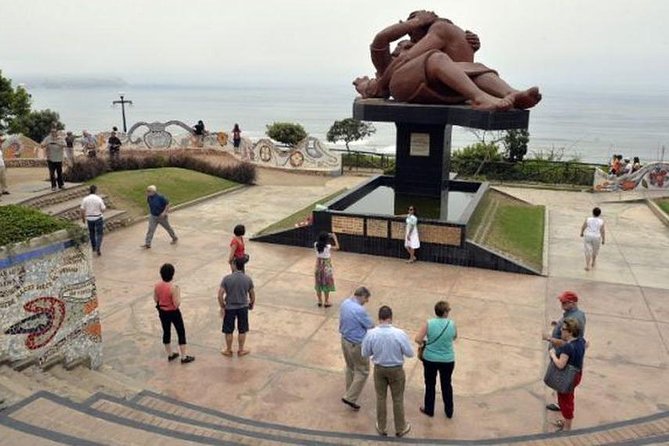 Modern and Colonial Lima City Tour. - A 4-hour Lima route that swaps between Miraflores and the Historic Center