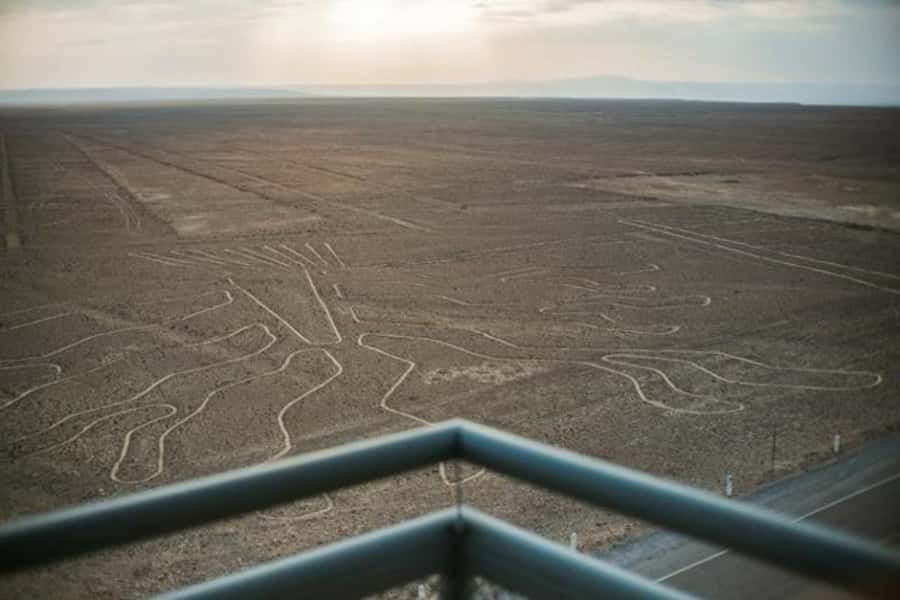 Nazca : Mirador of Nazca Lines - Hotel pickup and the ride north into the Nazca desert
