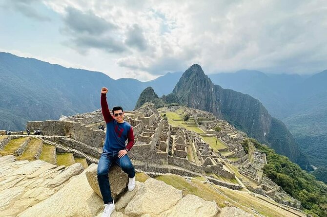 One-day visit to Machu Picchu by luxurious Vistadome train. - Aguas Calientes to Machu Picchu Entrance: The Bus Zigzag Matters