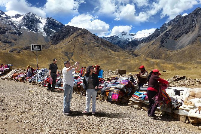 One-Way Scenic Touristic Bus to Puno from Cusco with Lunch - Stop 1: Andahuaylillas Church of San Pedro Apostol