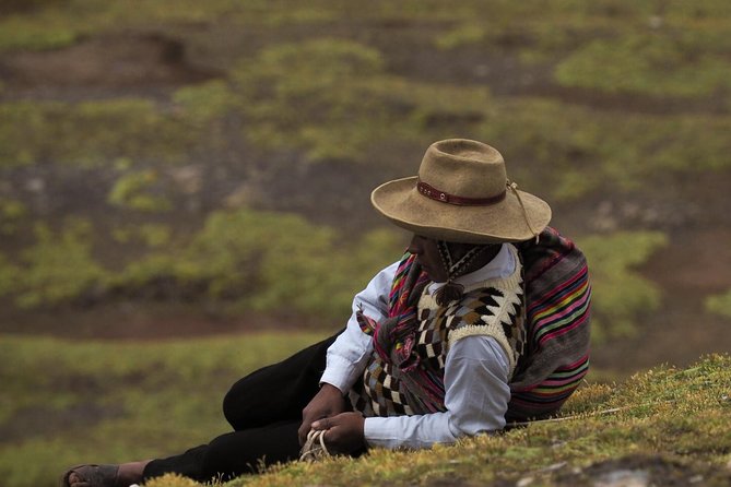 Palccoyo Rainbow Mountain tour in a group - Lunch and the quiet power of not rushing everything