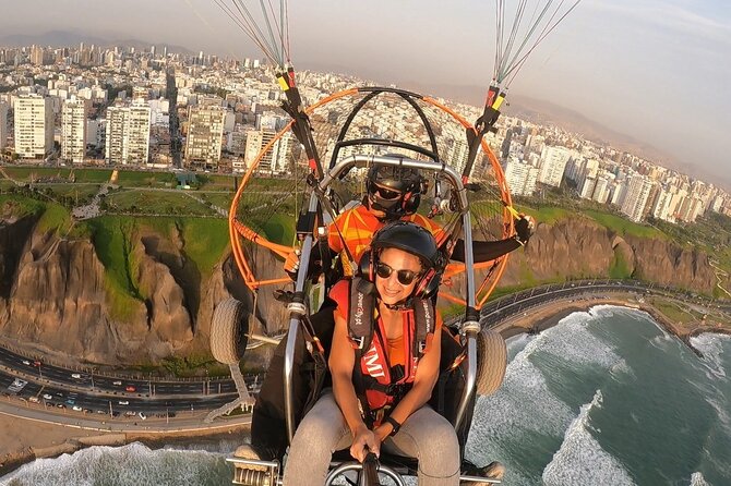 Paragliding flights in Costa Verde, Lima - Comfort Tips: Cold Air, No Restroom, and How to Prepare Like a Pro