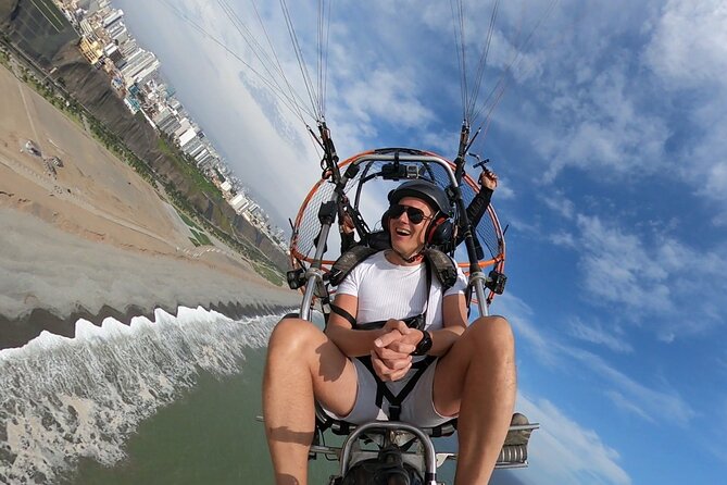 Paragliding Tours Lima Peru Costa Verde - Instructor-led flight: safety briefing that does not waste your time