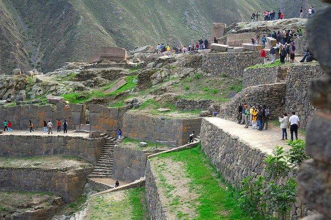 Pisac Indian Market and Ollantaytambo Fortress with Lunch - Pisac Market Morning, Trading Traditions, and Sunday Mass