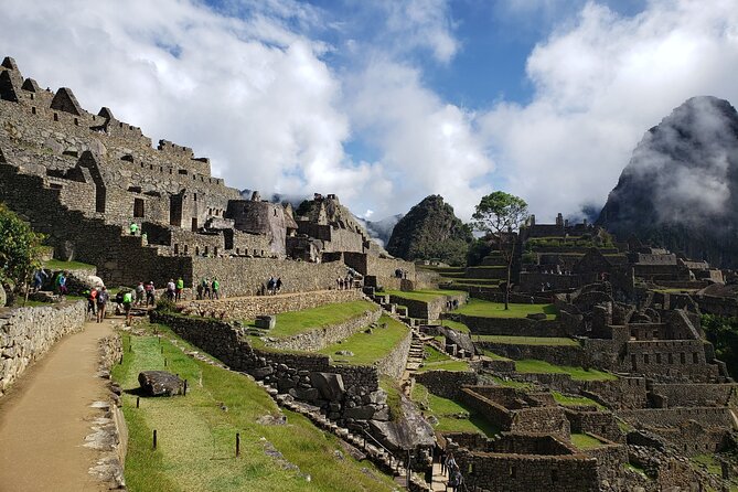 Private 4 Day Inca Trail Trek Tour to Machu Picchu - Day 3: Pacaymayo to Abra Runkurakay, orchids and moss, then Wiñayhuayna