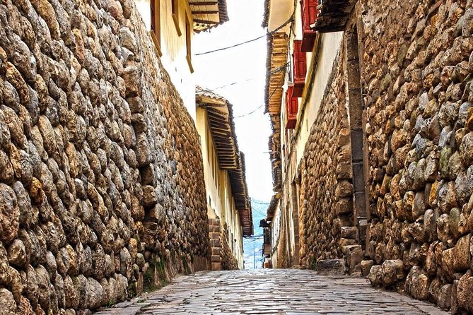 Private Cusco Walking Tour: Inca Museum, Qorikancha and San Pedro Market - Qorikancha (Temple of the Sun): Sacred Space Meets Crowds