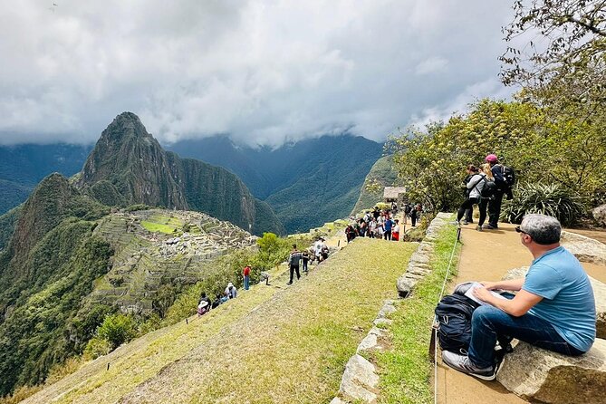 Private Guide to Machu Picchu Historic Shrine - Timing window: start early, plan for walking
