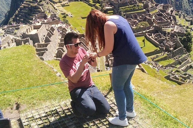 Private Professional Guide in Machu Picchu from Aguas Calientes - The bus to Machu Picchu: short ride, big payoff