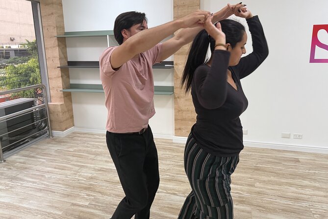 Private Salsa and Bachata Lessons in Lima for Beginners - A perfect fit for date nights and birthdays