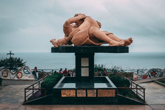 Private Tour in Miraflores and Barranco - Parque Kennedy to Miraflores’ central life