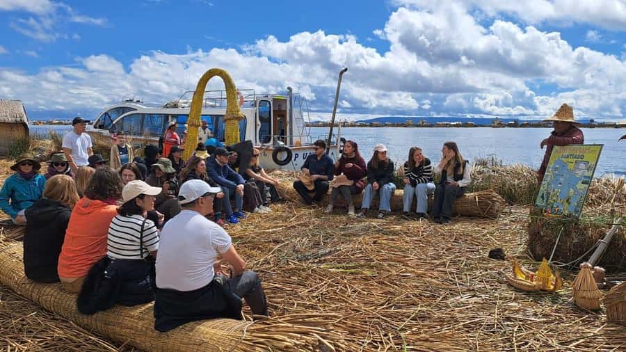 Puno: 3-hour trip to the floating Uros Islands - Key highlights at a glance