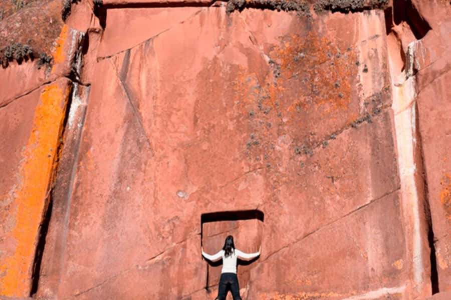 Puno: Chucuito, Aramu Muru, and Juli Day Trip - Molloco chullpas and the Waru Waru Andinos: ancient engineering you can still read