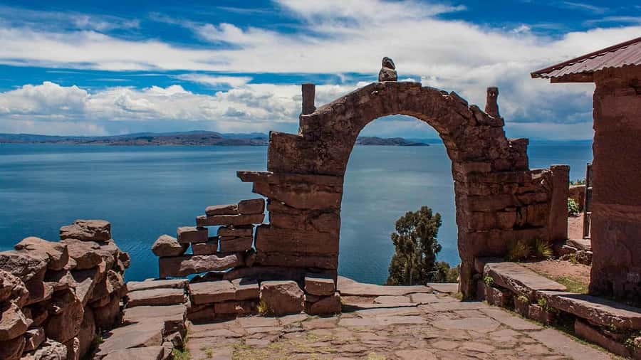Puno: Full-Day Tour of Lake Titicaca and Uros & Taquile - Taquile lunch: a calm break on the island that helps the day make sense