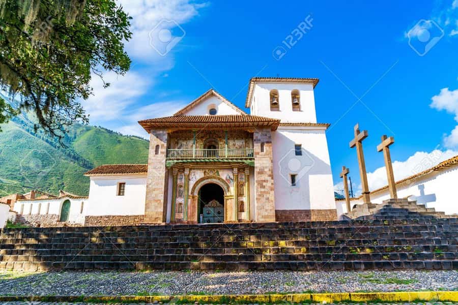 Puno: Route Of The Sun to Cusco with Lunch and Ticket Option - Raqchi Archaeological Park: Wiracocha and the Temple Remains