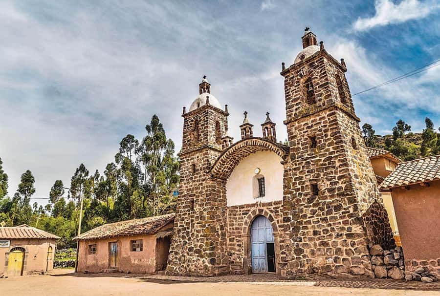 Puno: Route Of The Sun to Cusco with Lunch and Ticket Option - Andahuaylillas: San Pedro Apóstol, the Sistine Chapel of America
