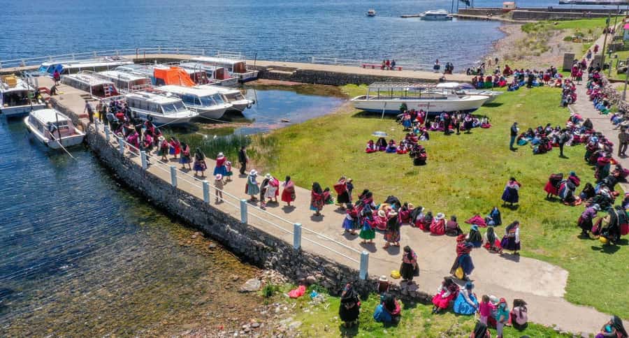 Puno: Uros and Taquile Islands Full-Day Tour with Lunch - How the tour time adds up, and who it suits best