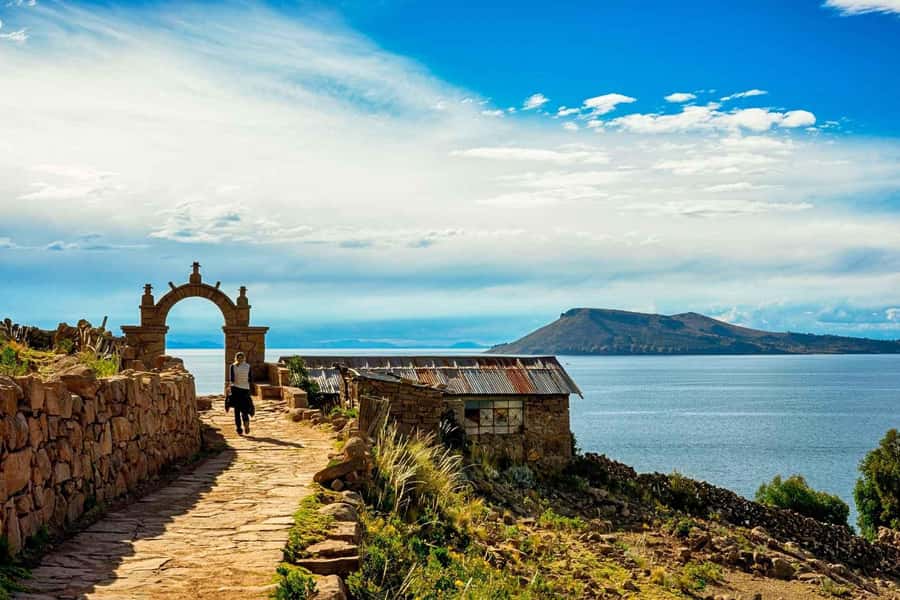 Puno: Uros and Taquile Islands Full-Day Tour with Lunch - The speedboats: fast water time, expect some motion