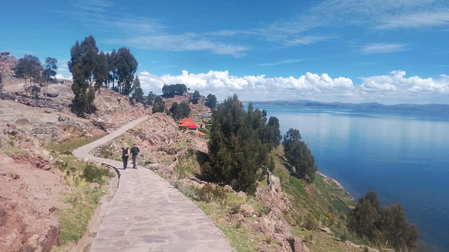 Puno: Uros and Taquile Speed-Boat Tour (Full Day) + VR - Who should book this Lake Titicaca Uros and Taquile speed-boat tour?