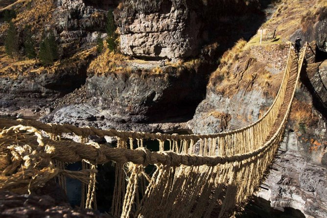 Q'eswachaka - Private Day Trip to the Last Inca Bridge - Reaching the Apurímac River, then crossing the ichu bridge