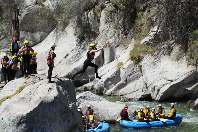 Rafting Arequipa - Chili River Canoeing - Cusipata Rafting Arequipa - Gear and safety in Cusipata Rafting Arequipa (you get the full kit)