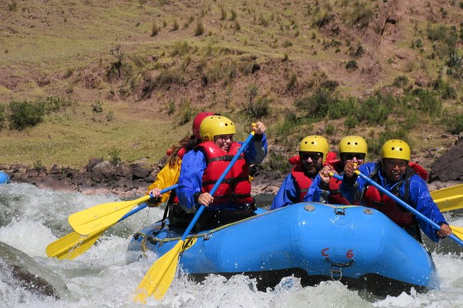 Rafting & Zip line Urubamba River 1 Day - Gear, wetsuits, and staying warm in the rainy season