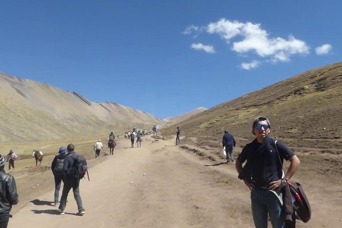 Rainbow Mountain and Red Valley - Private Service - Cusipata to Phuluwasipata: the van ride and what the guide is doing for you