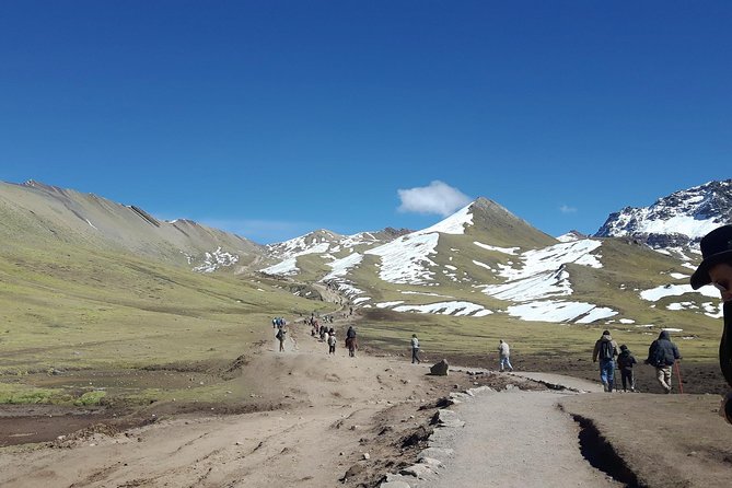Rainbow Mountain Cusco Tour - Full Day - Bus comfort reality: the biggest drawback to plan around