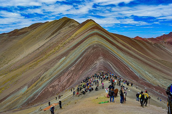 Rainbow Mountain Day Hike from Cusco - The return to Cusipata and a second buffet lunch