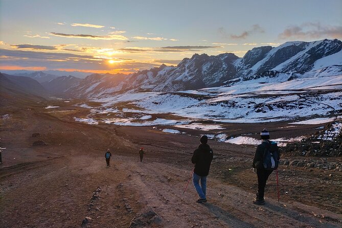 Rainbow Mountain Horseback Riding Tour: Day Trip with Peru Vip - Food and altitude support: breakfast, lunch, oxygen, and the little details