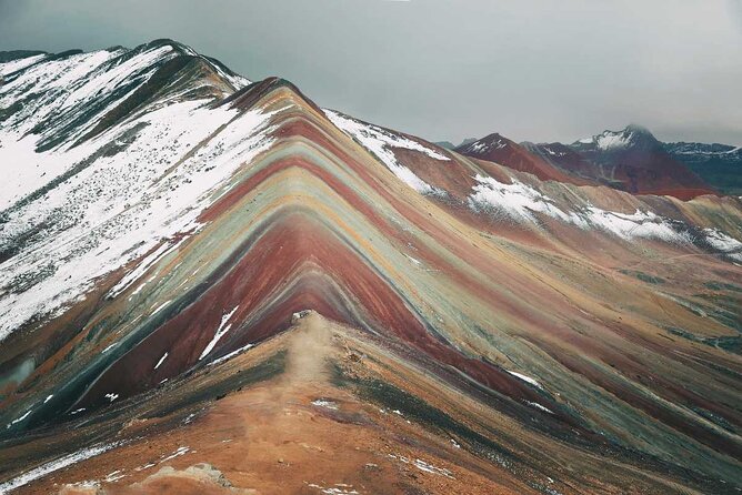 Rainbow Mountain Perú Full Day Group Shared Service - The Red Valley Viewpoint or Red Mountains option