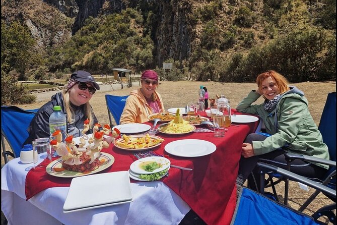 Rainbow Mountain & Red Valley Premium Tour with picnic - Guides and the “premium” touches that keep the day running smoothly