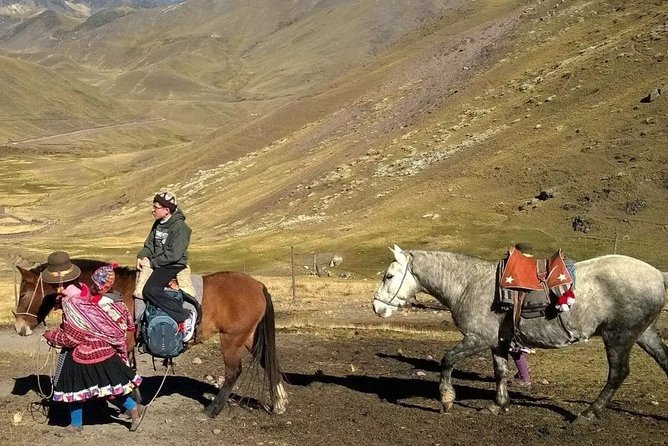 Rainbow Mountain tour with Overnight 1 hour away - Hotel Included - Comfort and Cold Reality: What to Pack for This High-Altitude Day