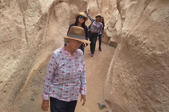 Route of the Sillar and Petroglyphs of Culebrillas - Watching the Church megacarving get explained (and tried)