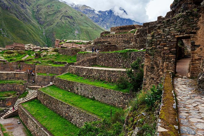 Sacred Valley and Machu Picchu 2 Day Tour with Accommodation - Ollantaytambo ruins and the old town you can walk through