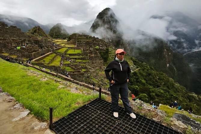 Sacred Valley and Machu Picchu Tour 2 Days and 1 Night - Sacred Valley day: Chinchero, Moray, and Maras salt mines