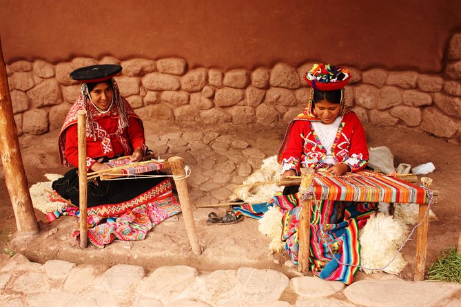 Sacred Valley and Machu Picchu Tour in 2 days with Peru Vip - Urubamba lunch, where the day gets real