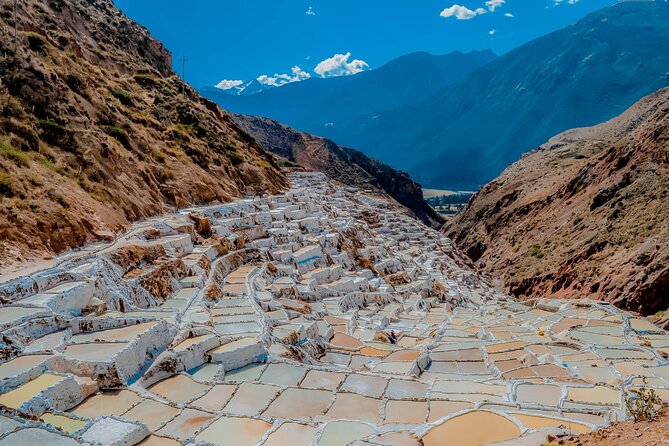 Sacred Valley Day Trip from Cusco with Maras & Moray - Urubamba lunch: a buffet that keeps the energy steady