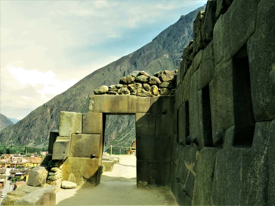Sacred Valley & Machu Picchu by Train: 2-Day, 1-Night Tour - Alpaca Center stops: textiles, natural dyes, and real animals