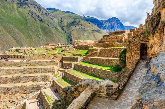 Sacred Valley Machu Picchu Tour (2 Days) - Urubamba buffet lunch, then on to Ollantaytambo