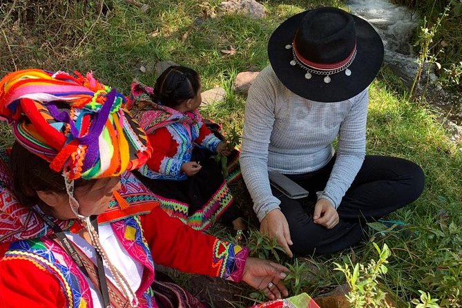 Sacred Valley Textile Workshop - Dyeing & Weaving in Cusco - Spinning, Yarn Prep, and Why the Work Takes Longer Than It Looks