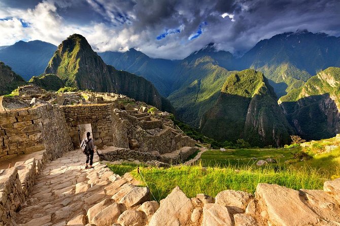 Sacred Valley to Machu Picchu Connection (2 Days) - The one night in Aguas Calientes: your Machu staging base