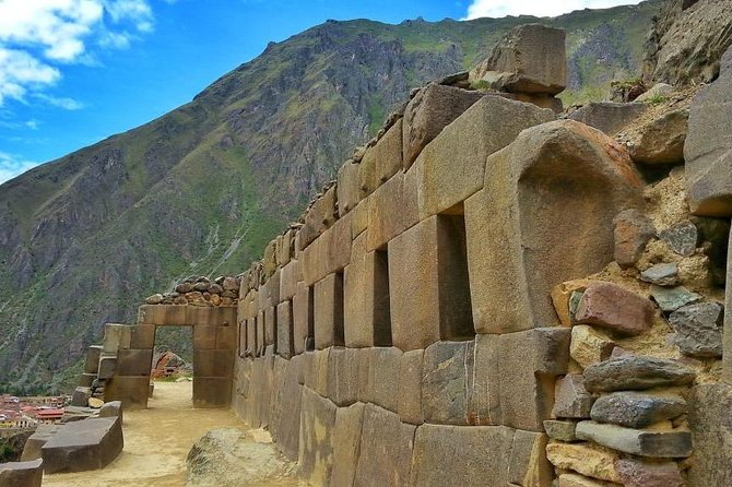 Sacred Valley tour (Day Trip) - Manos De La Comunidad: llamas, alpacas, and a short hands-on culture stop