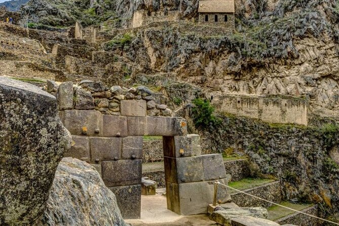 Sacred Valley Tour Including Lunch - Pisac archaeological center and town: 2 hours with ruins plus local atmosphere