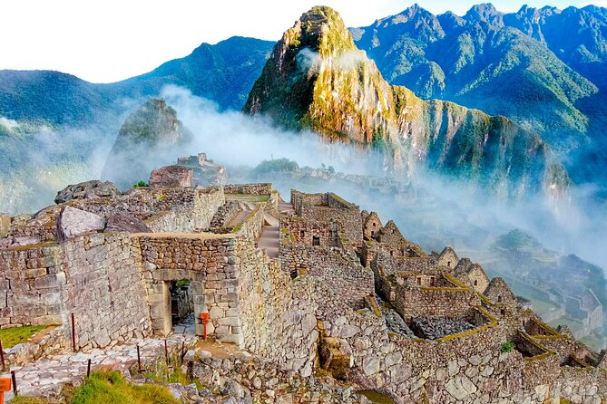 Sacred Valley Tour with Machu Picchu by Panoramic Train 2-Day - Day 1 in the Sacred Valley: From Chinchero Textiles to Ollantaytambo
