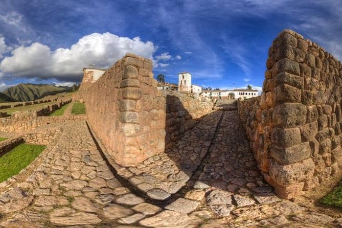 Sacred Valley with Peru Vip : Pisac, Ollantaytambo and Chinchero - Stop 3: Ollantaytambo, Where Streets and Canals Still Feel Alive